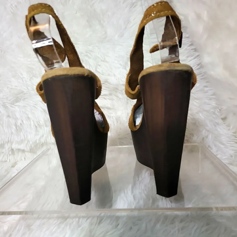 Sbicca vintage collection glittery gold,tan leather platforms, sz.8.5 EUC